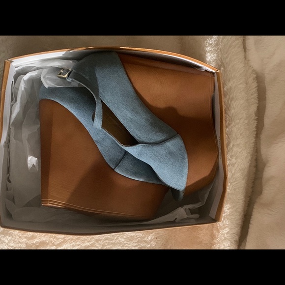 NWOT Nude Wedges - Picture 5 of 6